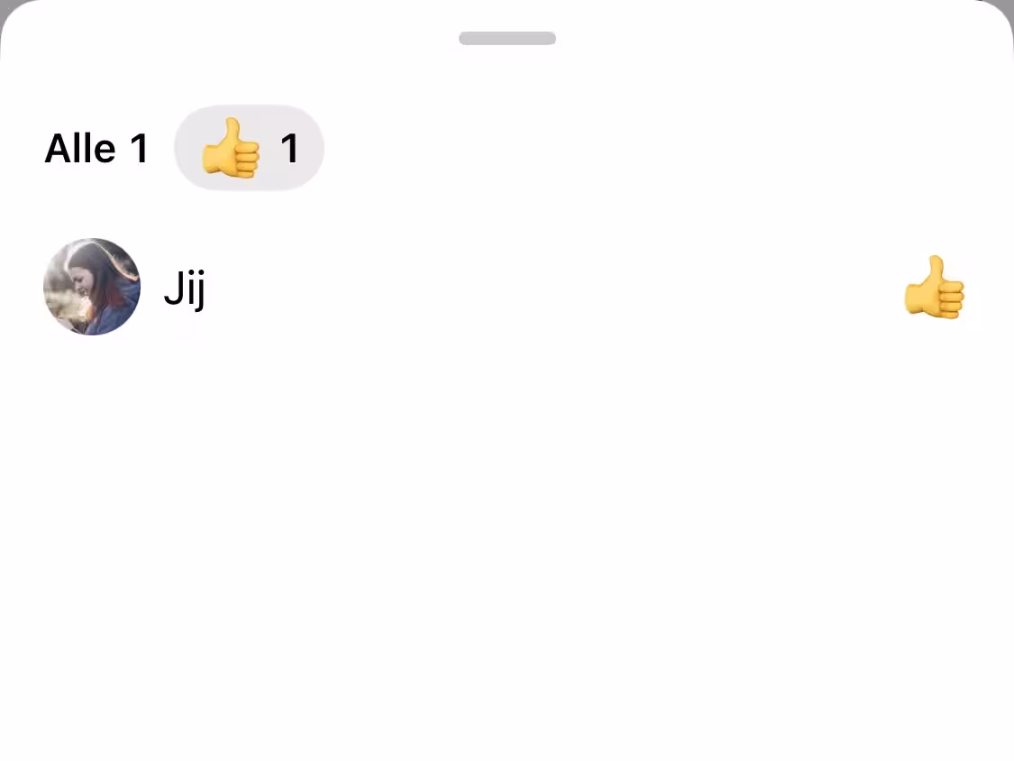 Schermafbeelding van 👍-reacties in Signal op iOS