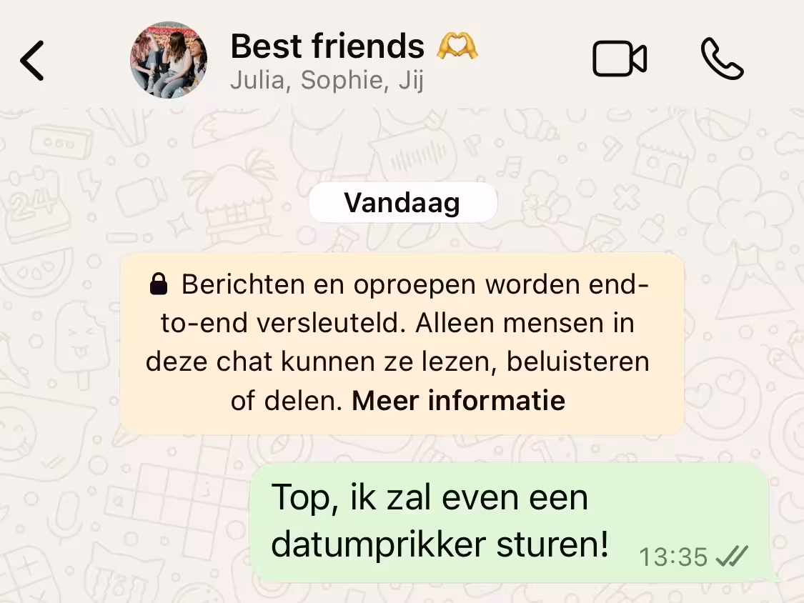Schermafbeelding van een groepsgesprek in WhatsApp op iOS